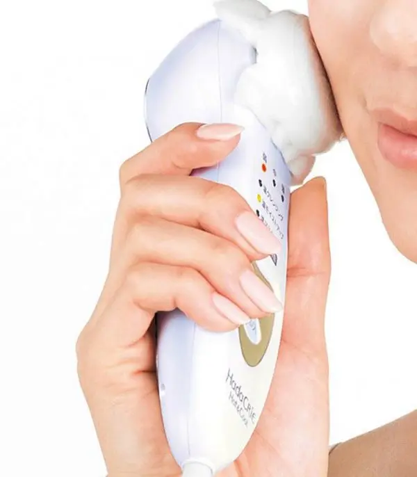 71DywftYX8L._SL1378_.jpg جهاز محاربة التجاعيد وتنظيف البشرة Hitachi - الصورة 2